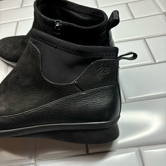 Nurture Vanica‎ Women's Black Leather Side Zipper Ankle Bootie Size 8.5M - Picture 7 of 12